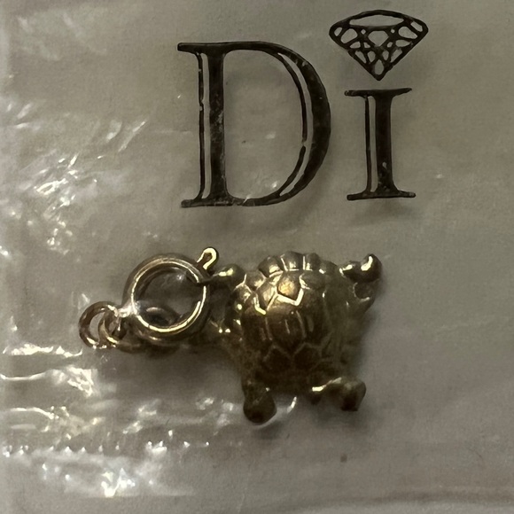 Diamonds International Turtle charm hard to find - Picture 1 of 2